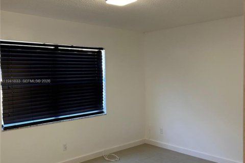 Apartment in Sunrise, Florida 2 bedrooms, 70.61 sq.m. № 1999903 - photo 5