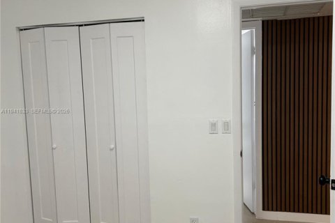 Apartment in Sunrise, Florida 2 bedrooms, 70.61 sq.m. № 1999903 - photo 8