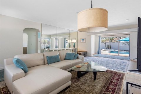 Villa ou maison à vendre à Saint Pete Beach, Floride: 2 chambres, 110.83 m2 № 1904007 - photo 5