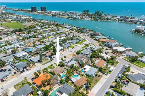 Villa ou maison à vendre à Saint Pete Beach, Floride: 2 chambres, 110.83 m2 № 1904007 - photo 1