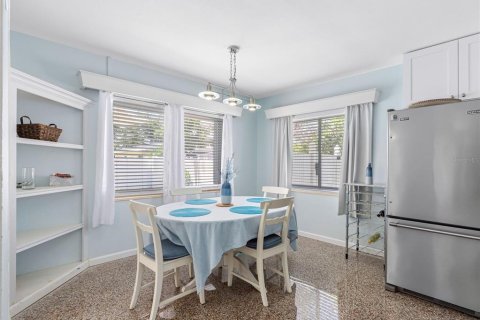 Villa ou maison à vendre à Saint Pete Beach, Floride: 2 chambres, 110.83 m2 № 1904007 - photo 10