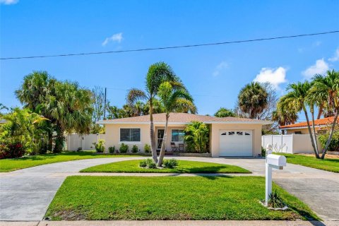 Villa ou maison à vendre à Saint Pete Beach, Floride: 2 chambres, 110.83 m2 № 1904007 - photo 2