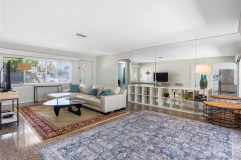 Villa ou maison à vendre à Saint Pete Beach, Floride: 2 chambres, 110.83 m2 № 1904007 - photo 7