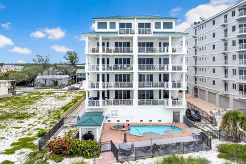 Condominio en Indian Shores, Florida, 4 dormitorios № 2096581