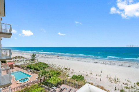 Condominio en venta en Indian Shores, Florida, 4 dormitorios, 311.69 m2 № 2096581 - foto 15