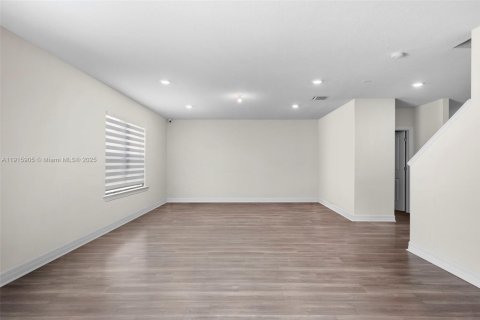 Villa ou maison à louer à Lauderdale Lakes, Floride: 4 chambres, 213.58 m2 № 2084425 - photo 25