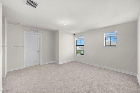 Villa ou maison à louer à Lauderdale Lakes, Floride: 4 chambres, 213.58 m2 № 2084425 - photo 9