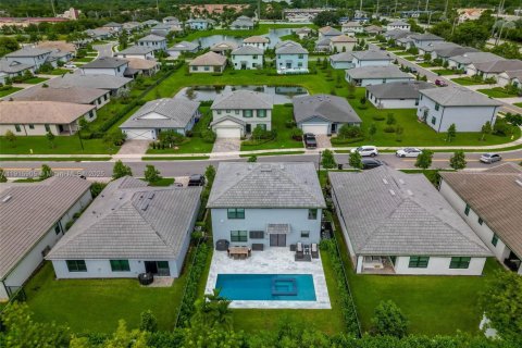 Villa ou maison à louer à Lauderdale Lakes, Floride: 4 chambres, 213.58 m2 № 2084425 - photo 23