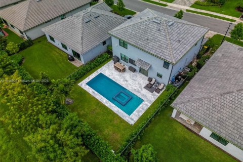 Villa ou maison à louer à Lauderdale Lakes, Floride: 4 chambres, 213.58 m2 № 2084425 - photo 24