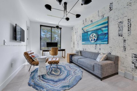 House in Miami, Florida 6 bedrooms, 470.83 sq.m. № 1874725 - photo 13