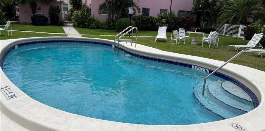 Condominio en Fort Lauderdale, Florida, 1 dormitorio № 2177859