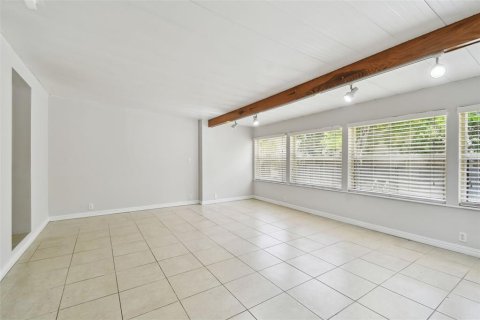 House in Saint Petersburg, Florida 4 bedrooms, 198.63 sq.m. № 1685058 - photo 23