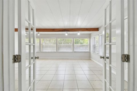 House in Saint Petersburg, Florida 4 bedrooms, 198.63 sq.m. № 1685058 - photo 22