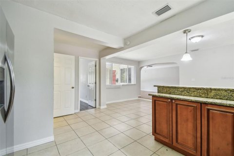 House in Saint Petersburg, Florida 4 bedrooms, 198.63 sq.m. № 1685058 - photo 17