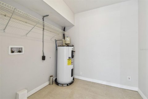 House in Saint Petersburg, Florida 4 bedrooms, 198.63 sq.m. № 1685058 - photo 27