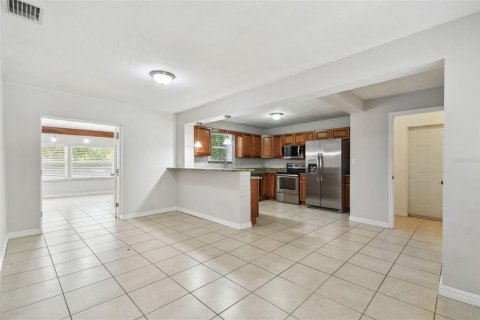 House in Saint Petersburg, Florida 4 bedrooms, 198.63 sq.m. № 1685058 - photo 10