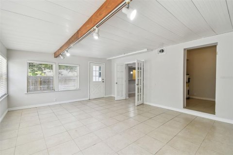 House in Saint Petersburg, Florida 4 bedrooms, 198.63 sq.m. № 1685058 - photo 25