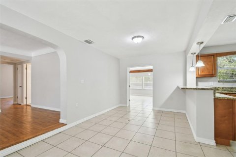 House in Saint Petersburg, Florida 4 bedrooms, 198.63 sq.m. № 1685058 - photo 11