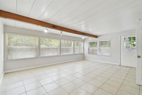 House in Saint Petersburg, Florida 4 bedrooms, 198.63 sq.m. № 1685058 - photo 26
