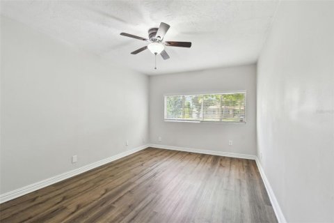 House in Saint Petersburg, Florida 4 bedrooms, 198.63 sq.m. № 1685058 - photo 29