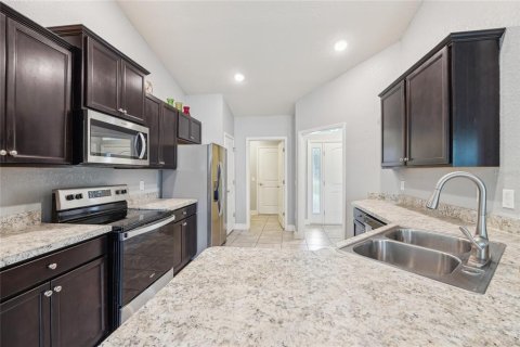House in Spring Hill, Florida 4 bedrooms, 162.95 sq.m. № 1732737 - photo 14