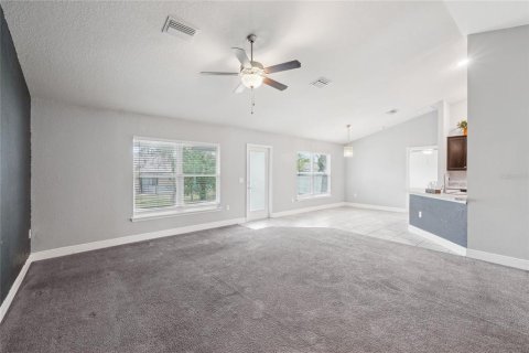 House in Spring Hill, Florida 4 bedrooms, 162.95 sq.m. № 1732737 - photo 10