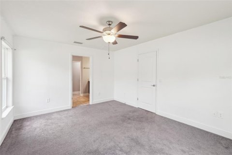 House in Spring Hill, Florida 4 bedrooms, 162.95 sq.m. № 1732737 - photo 20