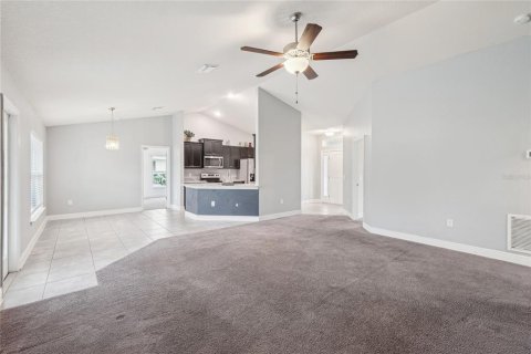 House in Spring Hill, Florida 4 bedrooms, 162.95 sq.m. № 1732737 - photo 12