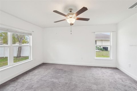House in Spring Hill, Florida 4 bedrooms, 162.95 sq.m. № 1732737 - photo 18