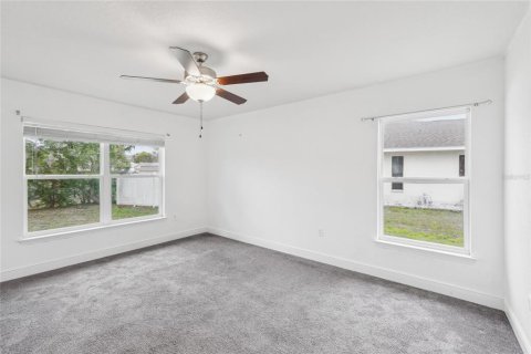 House in Spring Hill, Florida 4 bedrooms, 162.95 sq.m. № 1732737 - photo 19