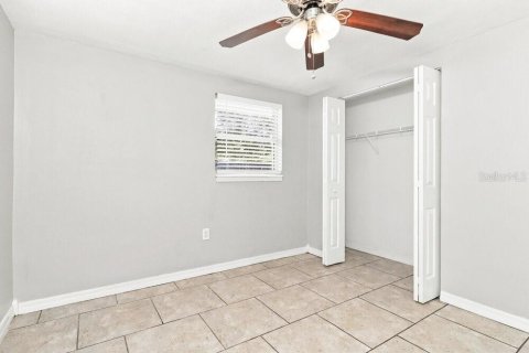 House in Port Richey, Florida 2 bedrooms, 91.97 sq.m. № 2393380 - photo 12