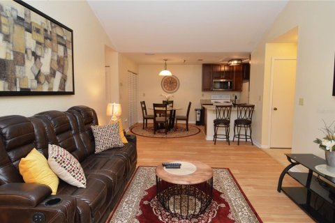 Condo in Saint Petersburg, Florida, 1 bedroom  № 1733123 - photo 3