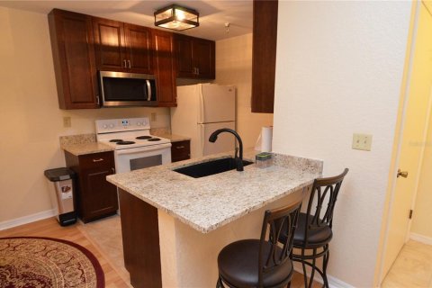 Condo in Saint Petersburg, Florida, 1 bedroom  № 1733123 - photo 5