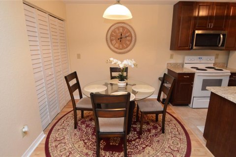 Condo in Saint Petersburg, Florida, 1 bedroom  № 1733123 - photo 12
