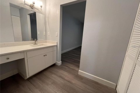 Copropriété à louer à Bradenton, Floride: 2 chambres, 120.03 m2 № 2302721 - photo 10