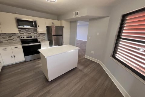 Copropriété à louer à Bradenton, Floride: 2 chambres, 120.03 m2 № 2302721 - photo 3