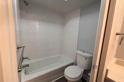 Copropriété à louer à Bradenton, Floride: 2 chambres, 120.03 m2 № 2302721 - photo 11