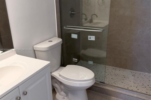 Condo in Hialeah, Florida, 2 bedrooms  № 2086939 - photo 4