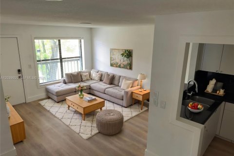 Condo in Hialeah, Florida, 2 bedrooms  № 2086939