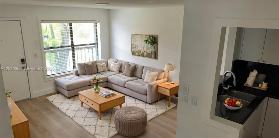 Condo in Hialeah, Florida, 2 bedrooms  № 2086939