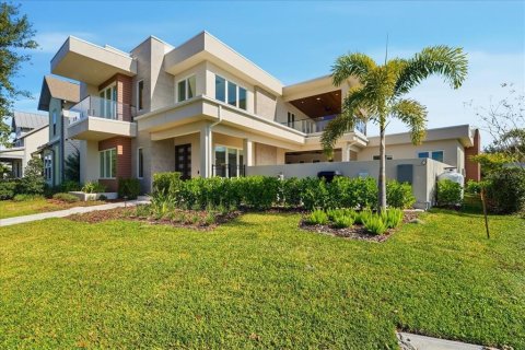 House in Orlando, Florida 4 bedrooms, 414.34 sq.m. № 2100187 - photo 5