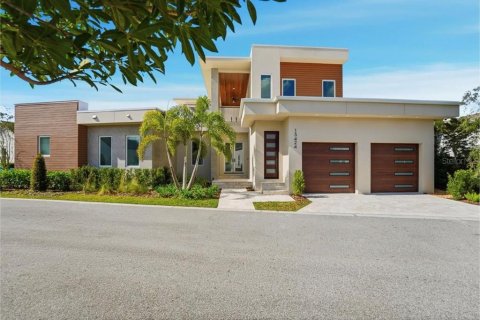House in Orlando, Florida 4 bedrooms, 414.34 sq.m. № 2100187 - photo 3