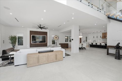 House in Orlando, Florida 4 bedrooms, 414.34 sq.m. № 2100187 - photo 9