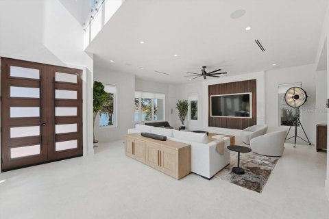 House in Orlando, Florida 4 bedrooms, 414.34 sq.m. № 2100187 - photo 8