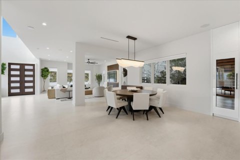 House in Orlando, Florida 4 bedrooms, 414.34 sq.m. № 2100187 - photo 14