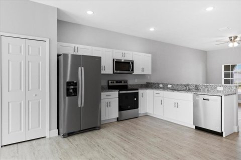 Appartement à louer à Kissimmee, Floride: 3 chambres, 121.14 m2 № 2233625 - photo 4