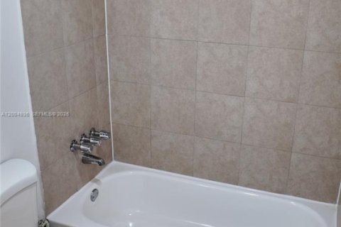 Apartment in Cutler Bay, Florida 2 bedrooms, 20773.04 sq.m. № 2069007 - photo 14