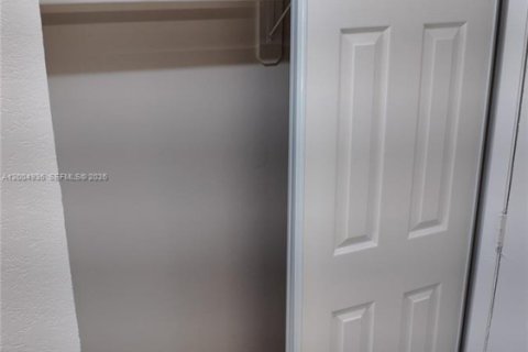 Apartment in Cutler Bay, Florida 2 bedrooms, 20773.04 sq.m. № 2069007 - photo 6