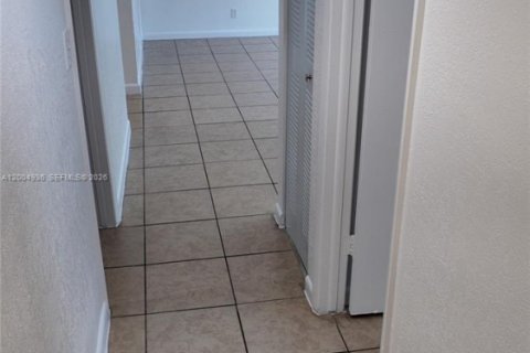 Apartment in Cutler Bay, Florida 2 bedrooms, 20773.04 sq.m. № 2069007 - photo 17