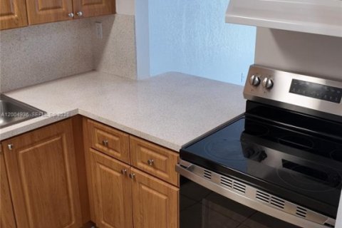 Apartment in Cutler Bay, Florida 2 bedrooms, 20773.04 sq.m. № 2069007 - photo 3